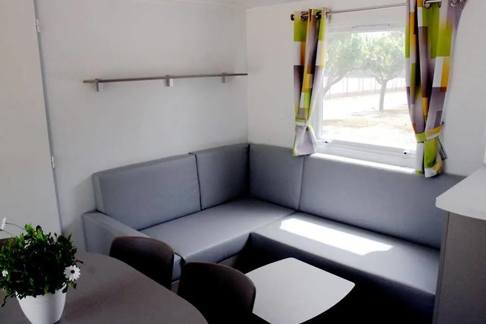 Camping L'Alba Hotel Creixell 2*,